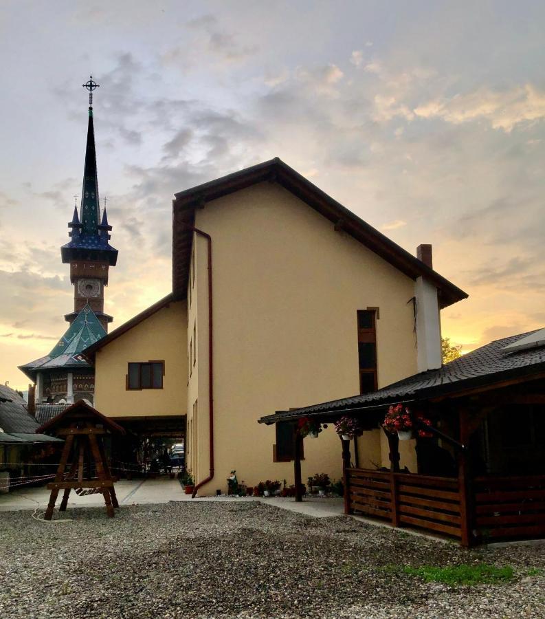 Hotel Casa Pop Săpînţa Exterior foto