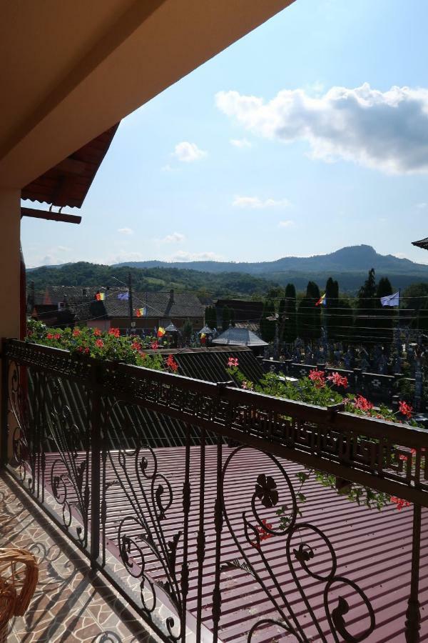 Hotel Casa Pop Săpînţa Exterior foto